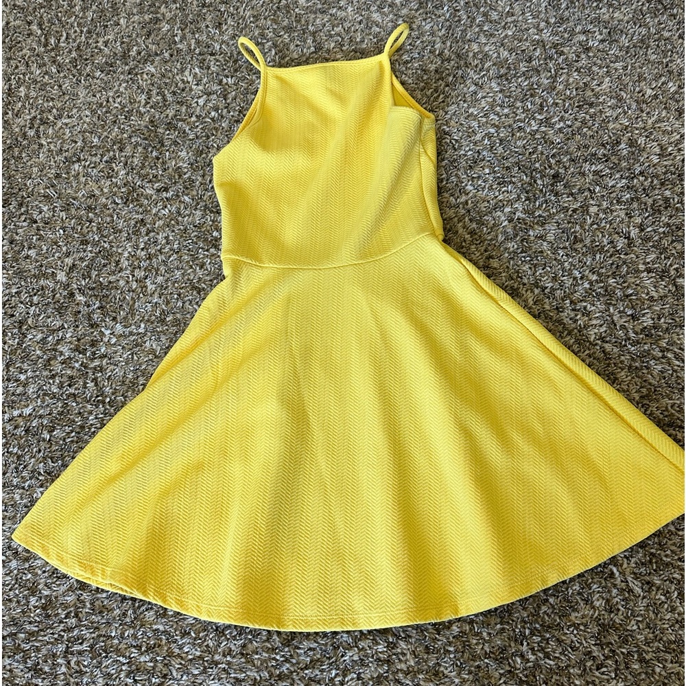 NWOT: H & M Summer yellow dress size 4.